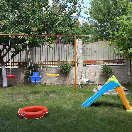 Irina Mamaia Nord Pensión Năvodari